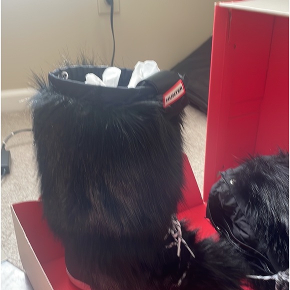 Furry winter snow boots - size 8 run a little sm, brand new never worn, Hunter - Picture 10 of 12